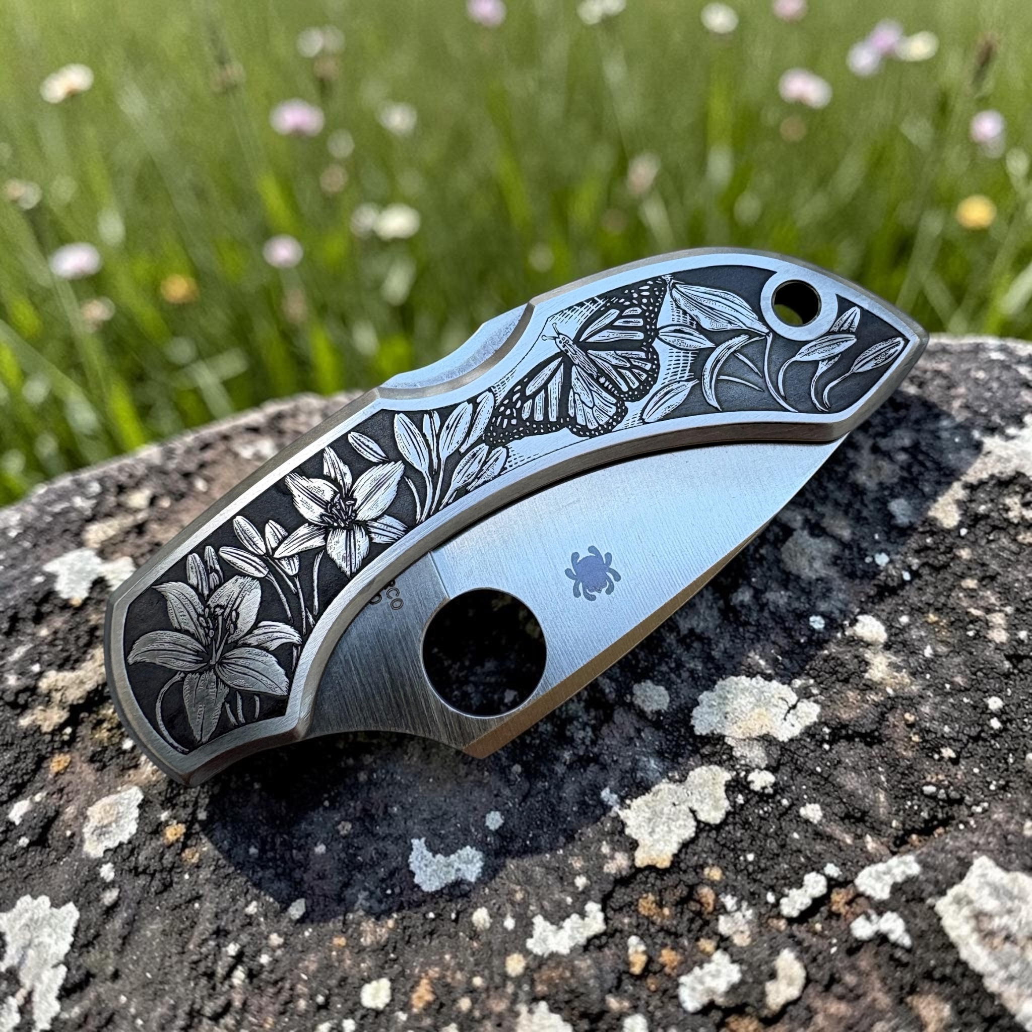 Spyderco Dragonfly with Engraved Lilies and Butterfly - Right Angle