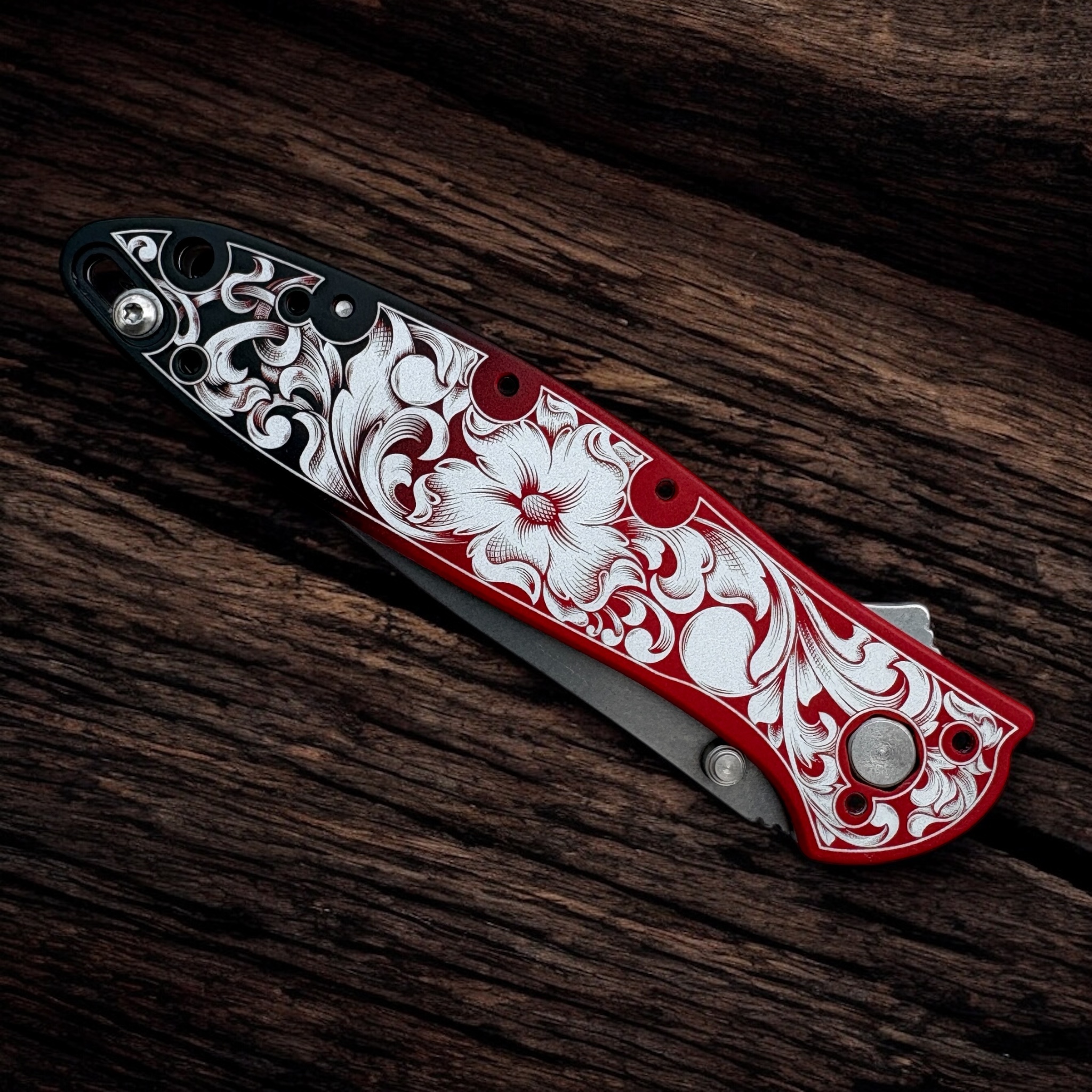 Kershaw Leek - Red Gradient - Engraved Floral - Back