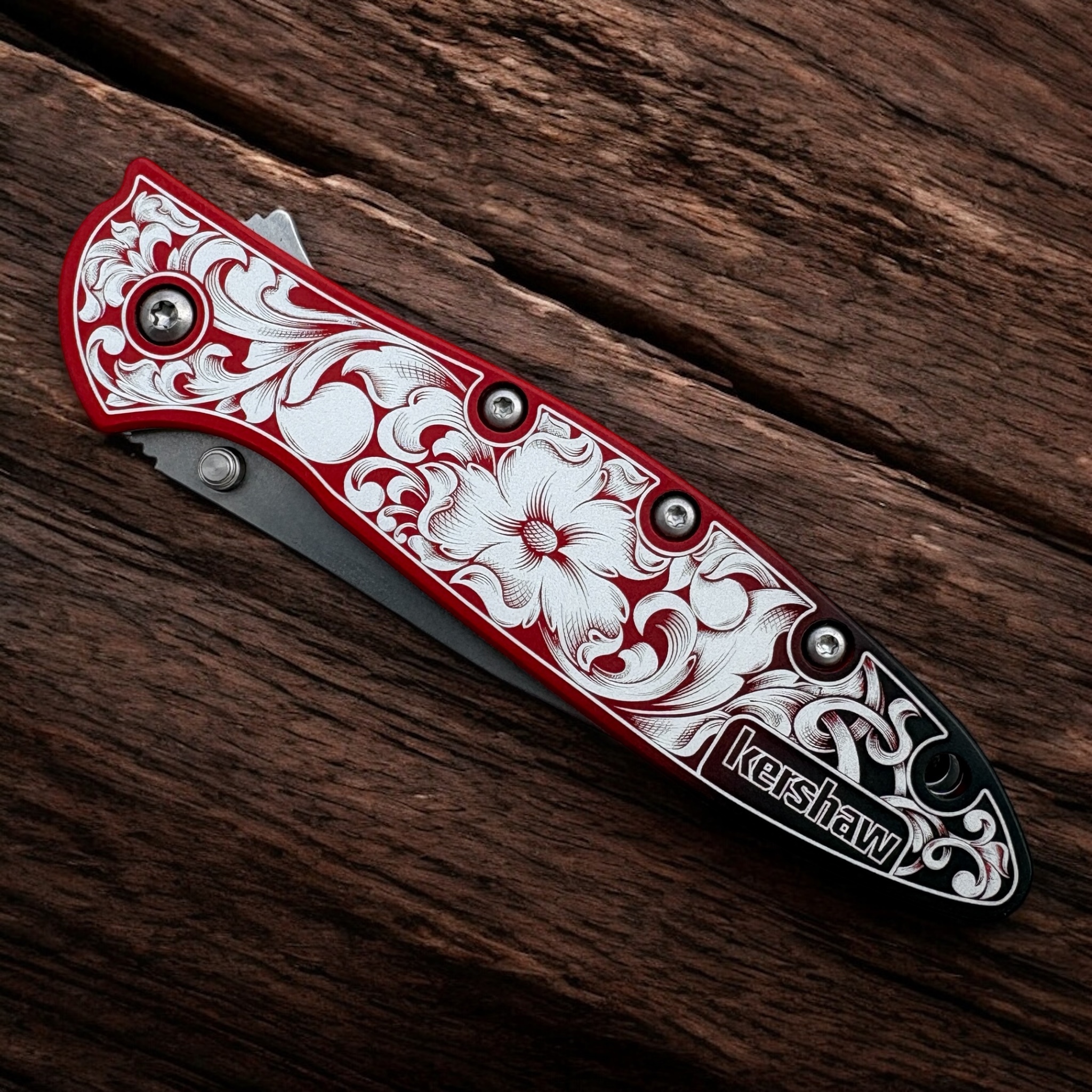 Kershaw Leek - Red Gradient - Engraved Floral - Front - Left Angle