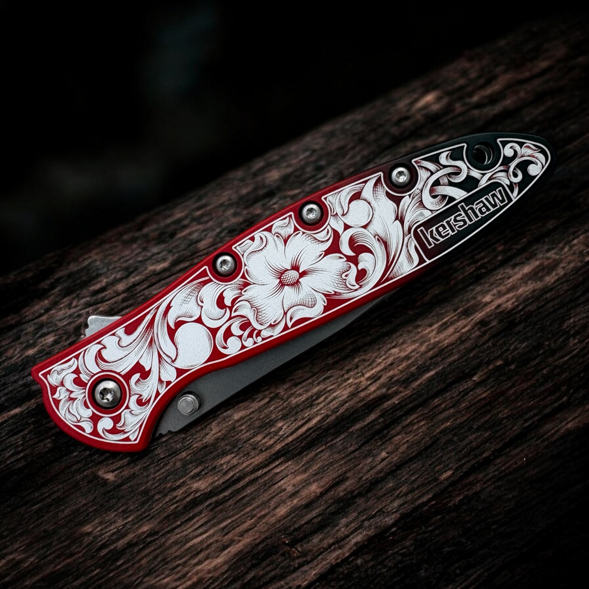 Kershaw Leek - Red Gradient - Engraved Floral - Front - Right Angle