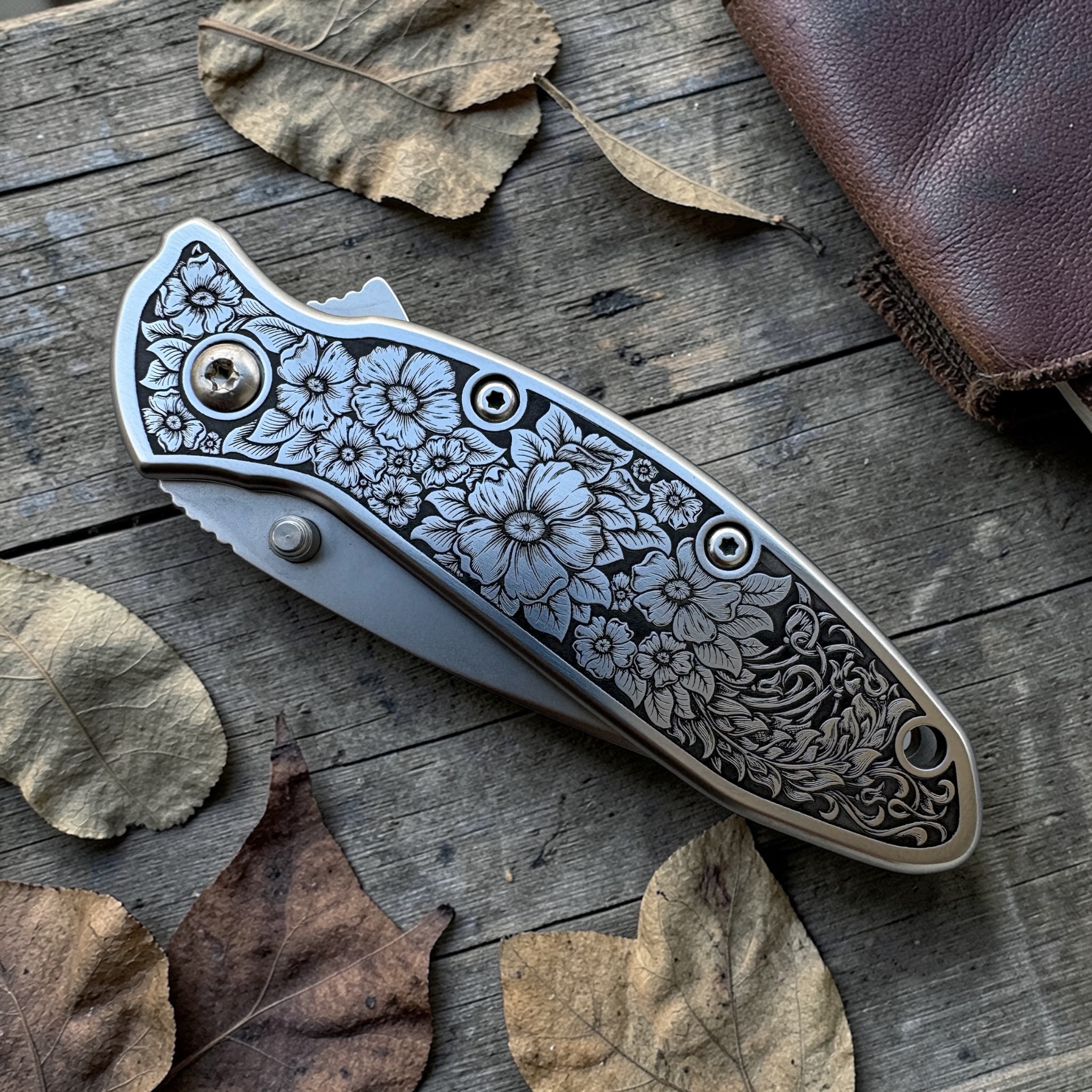 Kershaw Scallion with Deep Engraved Floral Bouquet - Left Angle